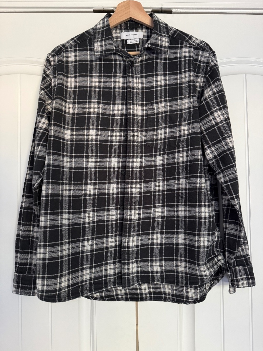 Urban Outfitters Men’s Plaid Flannel Shirt Black White Size S Cotton